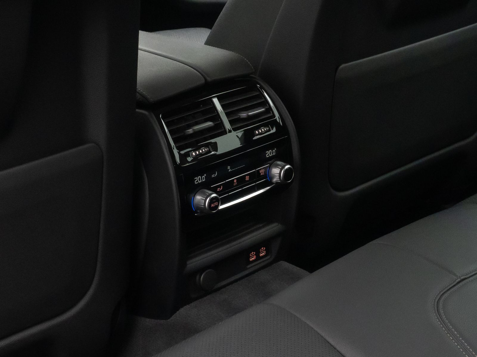 Fahrzeugabbildung BMW 520d xD Sportsitz AHK Alarm DAB Kamera 4xKlima