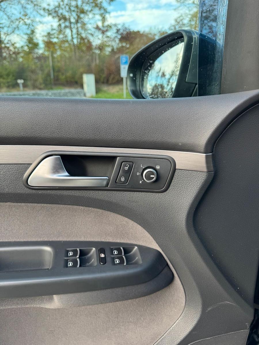 Volkswagen Touran 2010 — photo 10