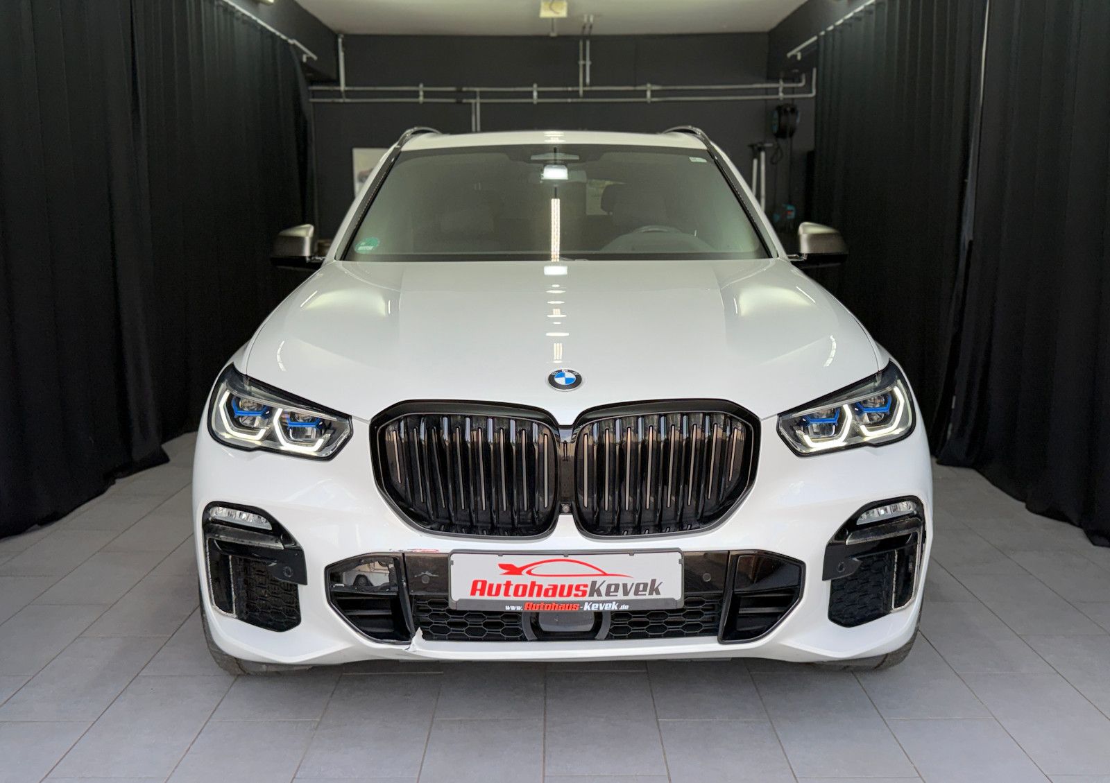 Fahrzeugabbildung BMW X5 M50d|LASER|H&K|360°|PANO|GESTIK|AHK|HuD