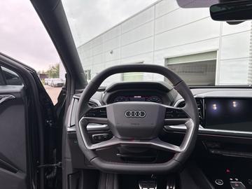 صورة 9 لـ 2025 AUDI Q4 E-TRON