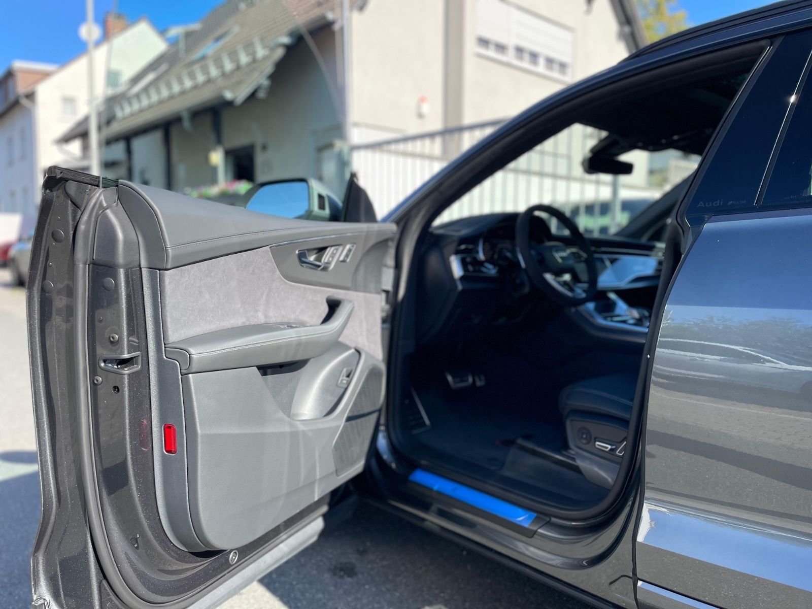 Fahrzeugabbildung Audi RSQ8 Performance Facelift |Keramik|305|Designpak