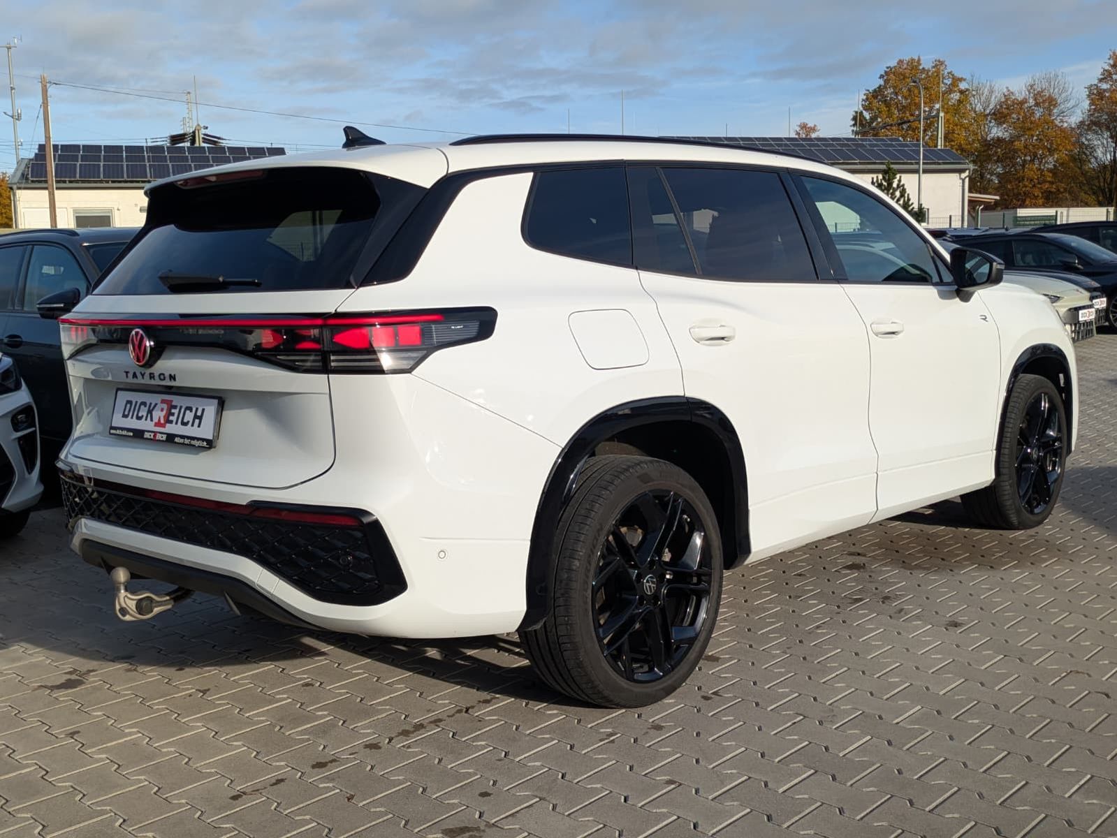 Fahrzeugabbildung Volkswagen Tayron 2.0 TDI 4M R-Line 7S*IQ-L.*LEDER*PANO*HUD