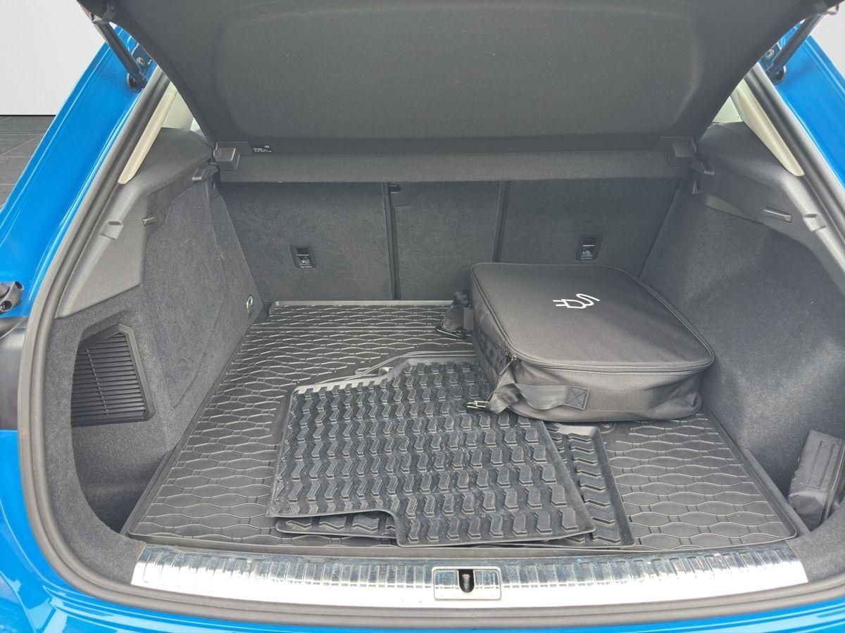 Audi Q3 1,4 eTFSI S Line Bluetooth LED foto 9
