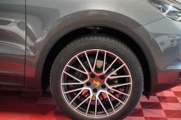 Porsche Cayenne - 5
