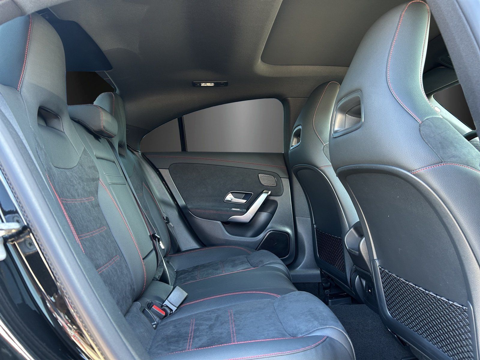Fahrzeugabbildung Mercedes-Benz CLA 220 d Coupé AMG Pano DISTR KeyGo MULTIBEAM