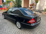 Mercedes-Benz C 220 Elegance/Xenon/Leder/Schiebedach/Tempo - gebrauchte Mercedes-Benz C 220 aus dem Jahr 2005