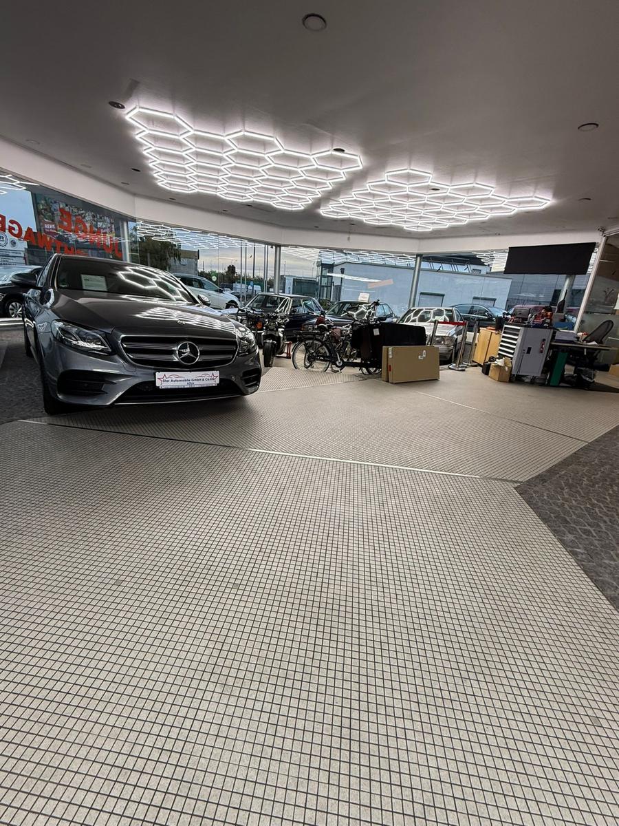 showroom-image-bottom