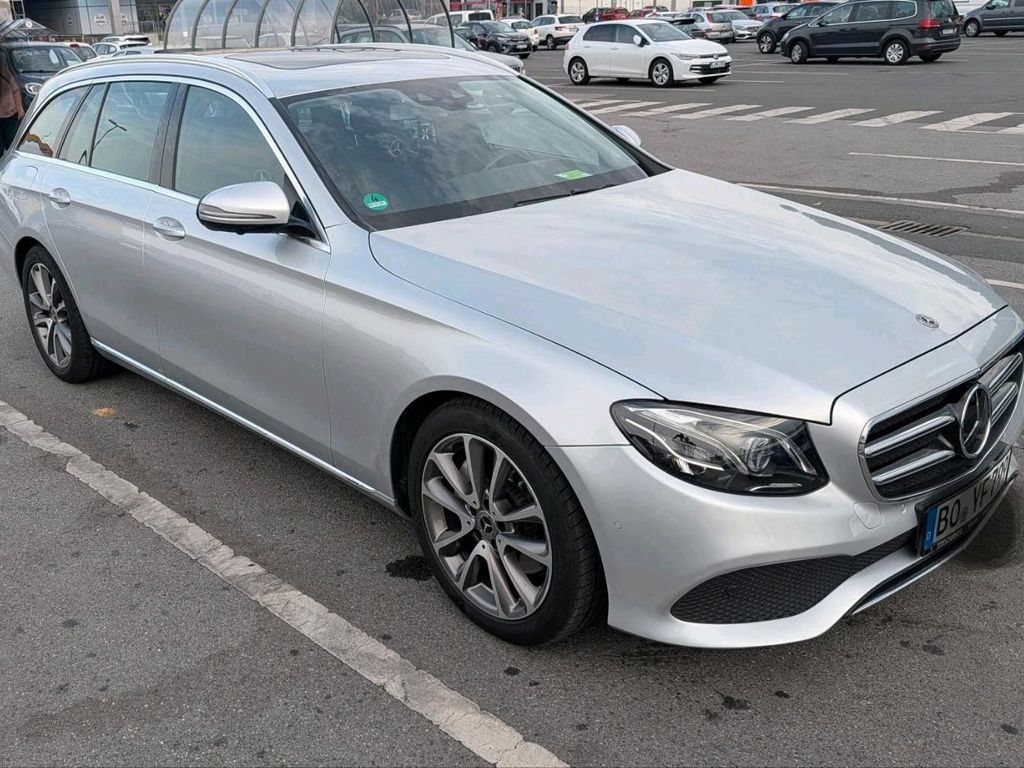 Image of Mercedes-Benz E 220