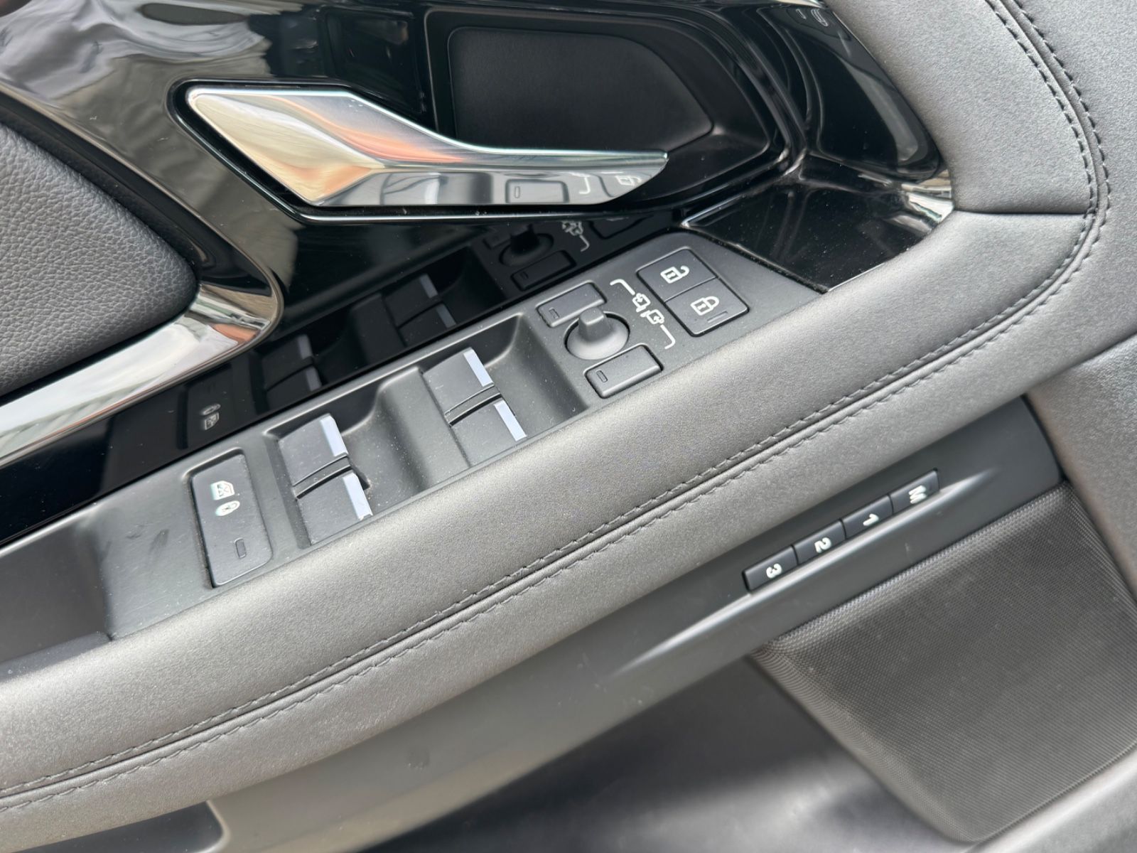 Fahrzeugabbildung Land Rover Range Rover Evoque R-Dynamic SE/Leder/PANO/LED