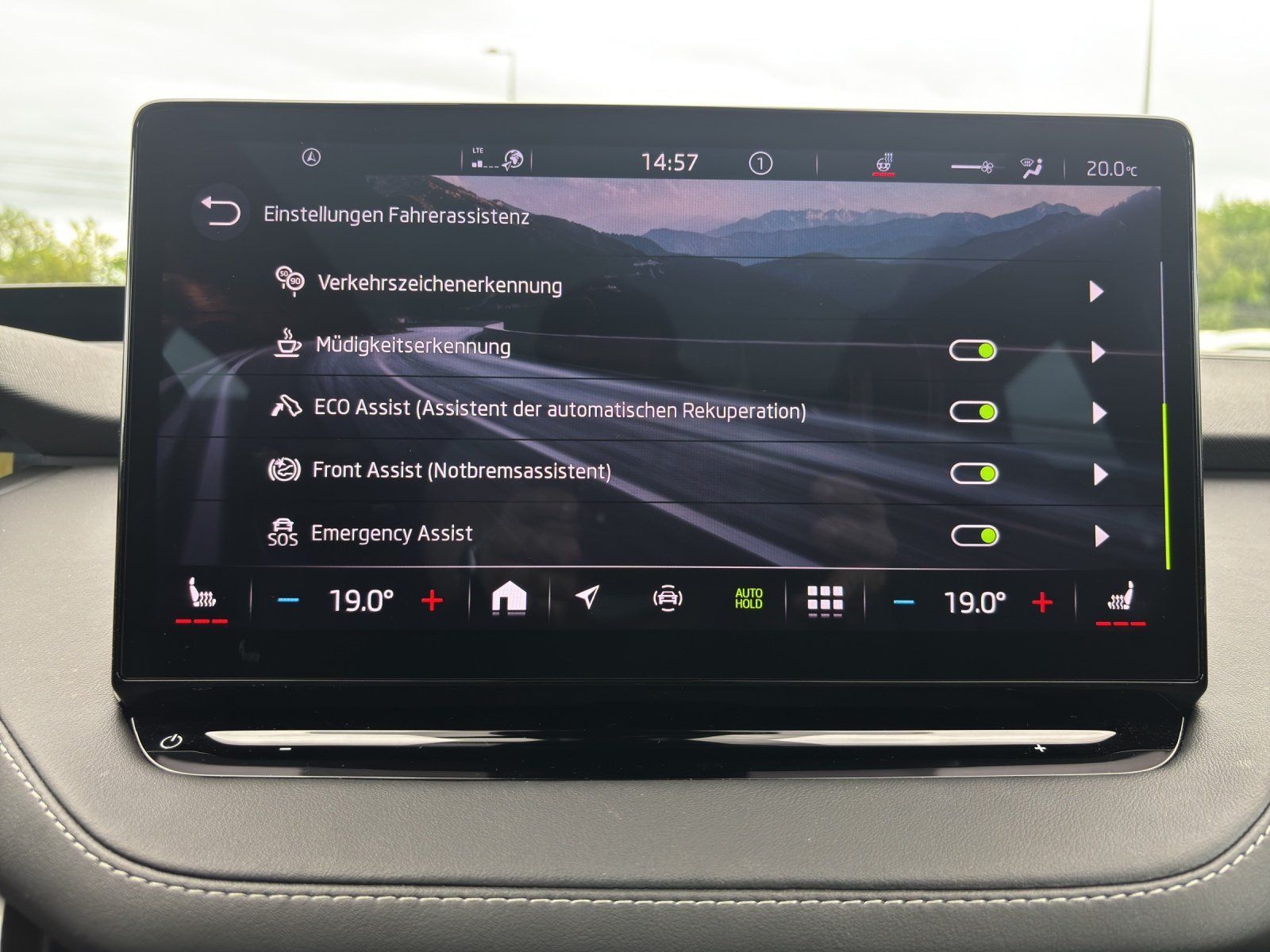 Fahrzeugabbildung SKODA Enyaq Coupe RS 4x4/Wärmepumpe/DCC/HUD/AHK/ACC