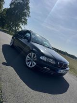 BMW E46 330i Limousine Schwarz - BMW 330 mit Benzin-Antrieb: Limousine, E46 330i