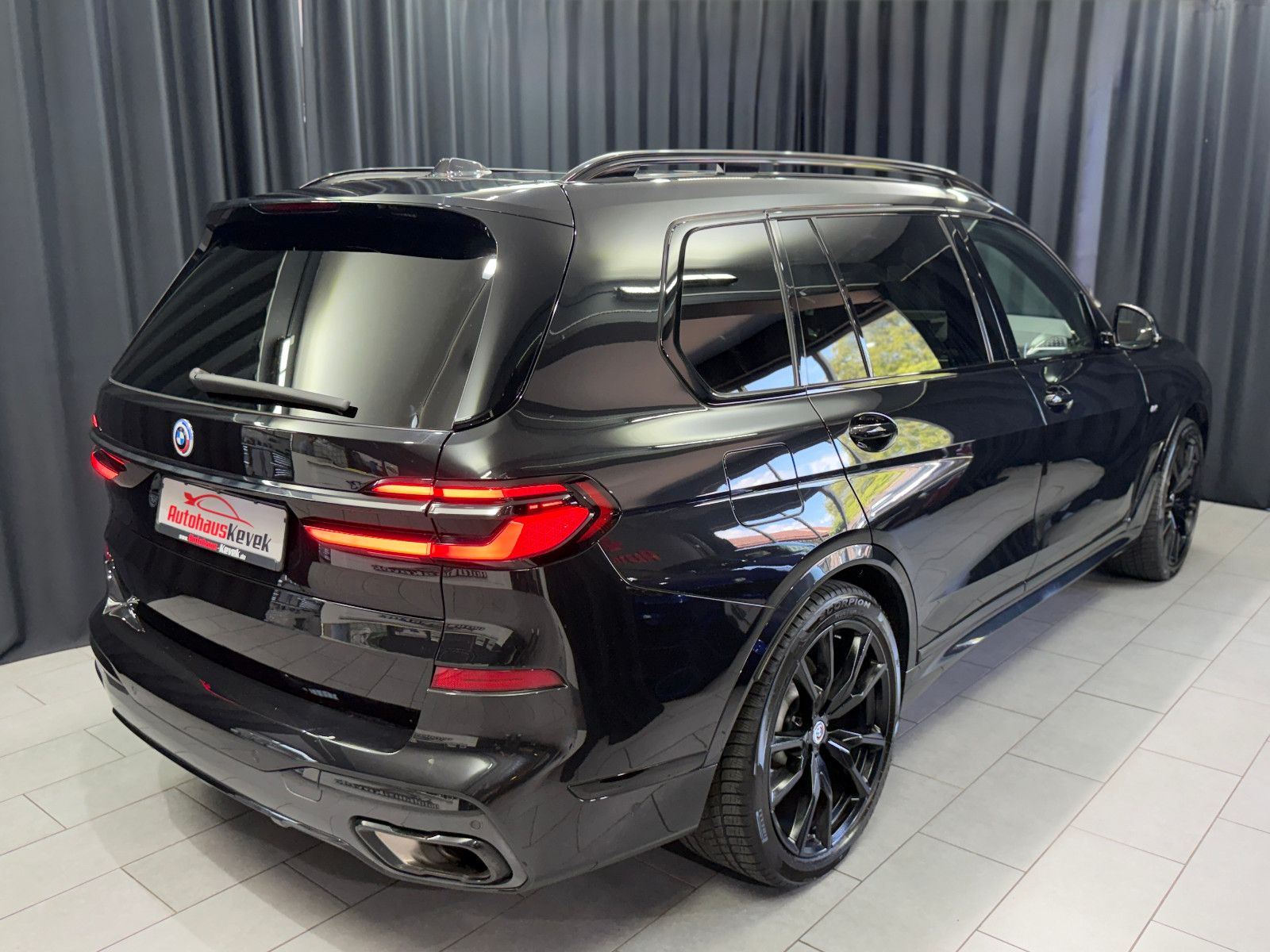 Fahrzeugabbildung BMW X7 xDrive 40 d M Sport PRO|SKY-LOUNGE|7-SITZE|