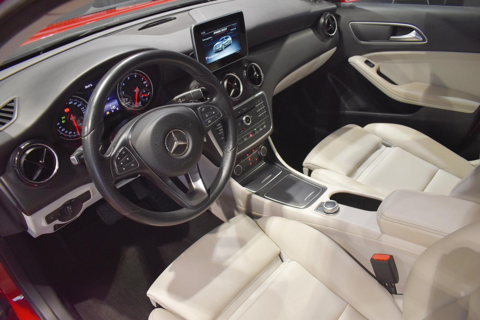 Mercedes-Benz A 180 7G LED LEDER-SPORTSI NAV KAM SPUR TEMPO SH