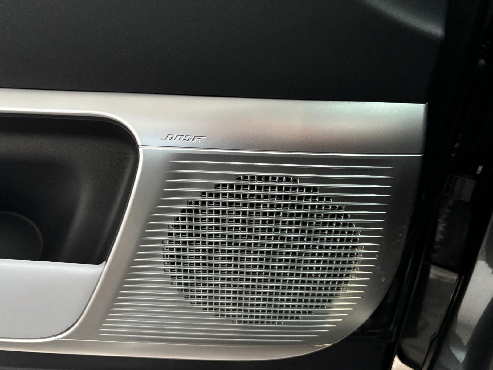 Fahrzeugabbildung Hyundai Ioniq 9 Elektro 7-Sitzer W Uniq 360,HUD,Kamera