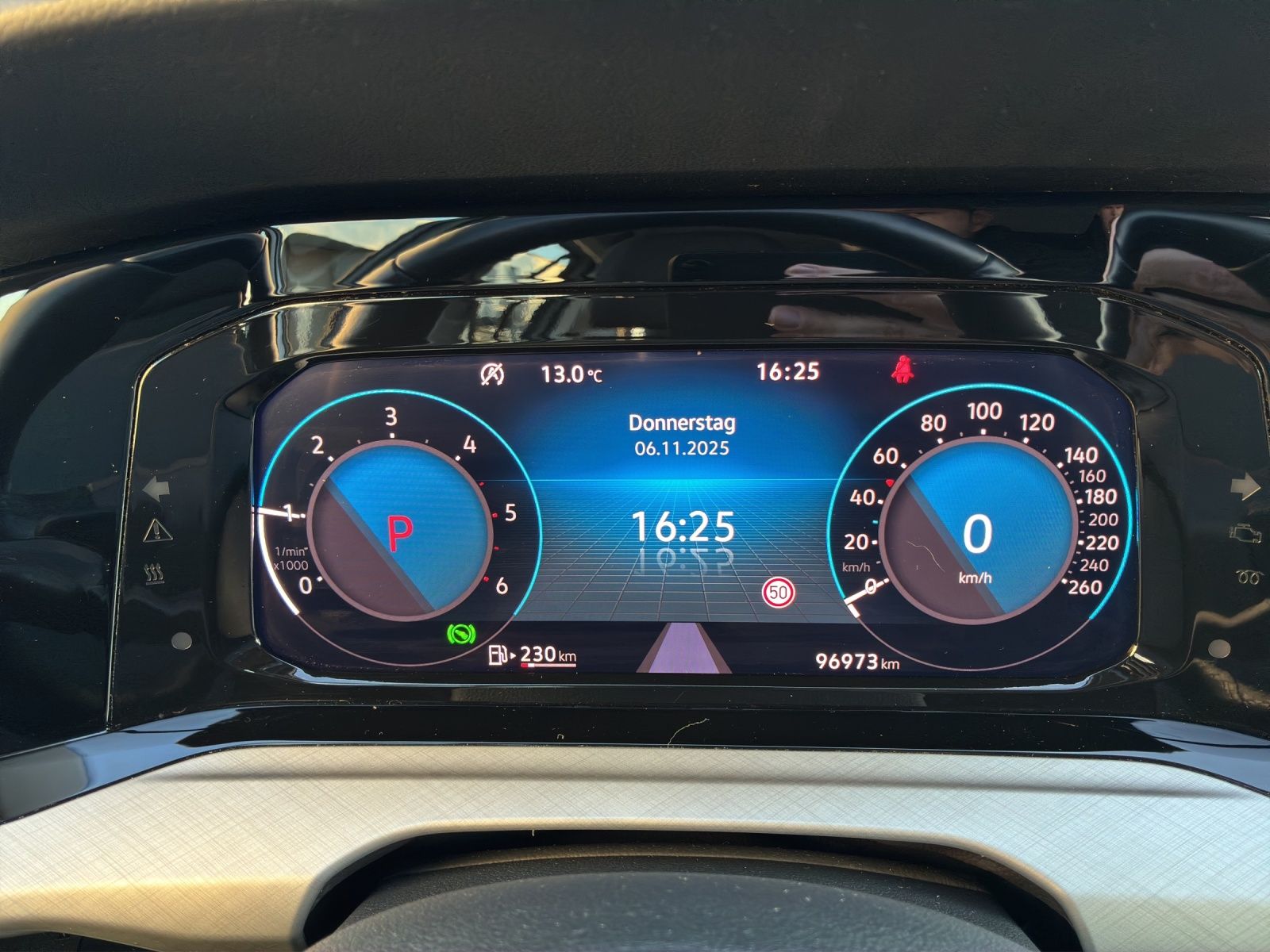 Fahrzeugabbildung Volkswagen Golf VIII Life DSG TDI LED ACC SH PDC Ambiente N