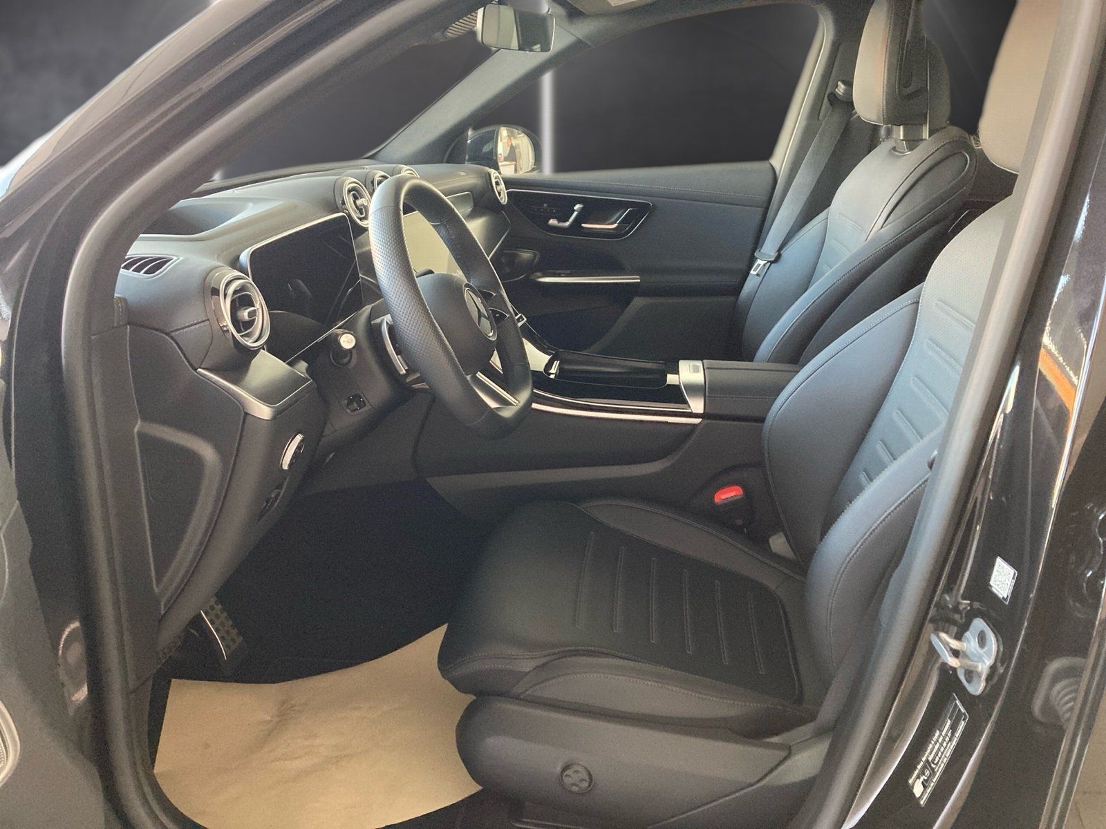 Fahrzeugabbildung Mercedes-Benz GLC 300 d 4M AMG Plus*AHK*20"*Pano*Night*Distro*