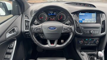 Ford Focus - 12