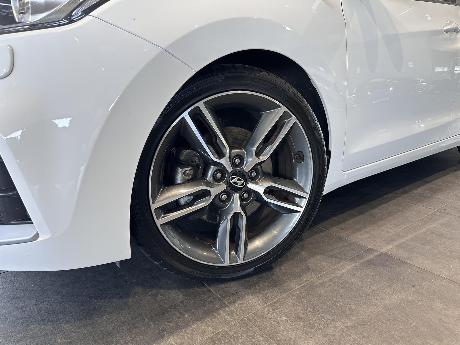 Hyundai i30 Turbo *1. HAND, NAVI, RFK, SCHECKHEFT*