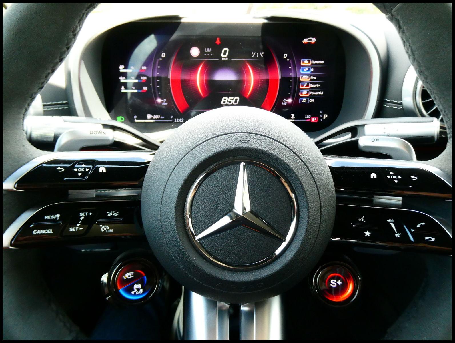 Mercedes-Benz AMG GT 63 4M+ PREMIUM+SITZ-KLIMA+PANO+NIGHT+CARB
