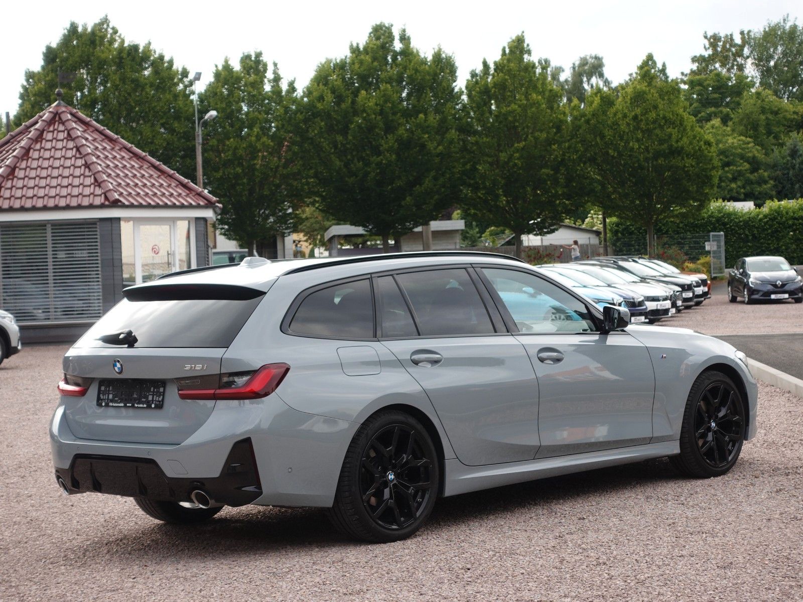 Fahrzeugabbildung BMW 318i Touring A M Sportpaket LMR19"/LED/Navi/Keyl