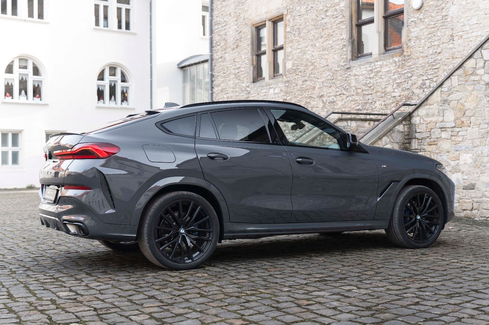 Fahrzeugabbildung BMW X6 xDrive 30 d M Sport LED AHK CARPLAY H&K HUD