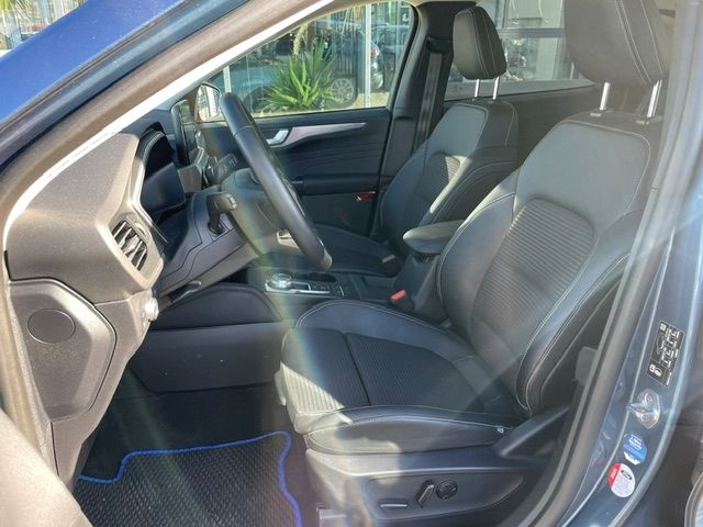 Fahrzeugabbildung Ford Kuga Plug-In Hybrid Titanium X LED HeadUpDisplay