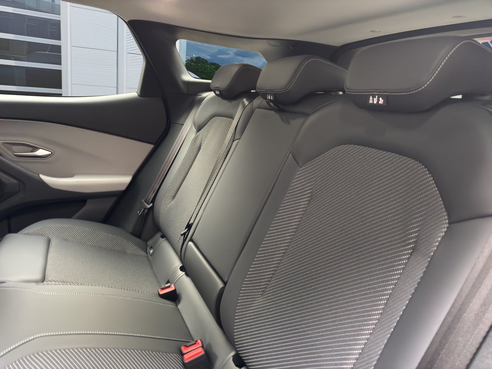 Fahrzeugabbildung Ford Explorer RWD