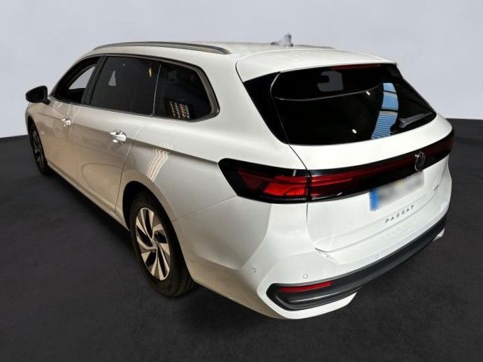 Volkswagen Passat Var. 1.5 eTSI Business DSG RFK ACC Navi foto 4