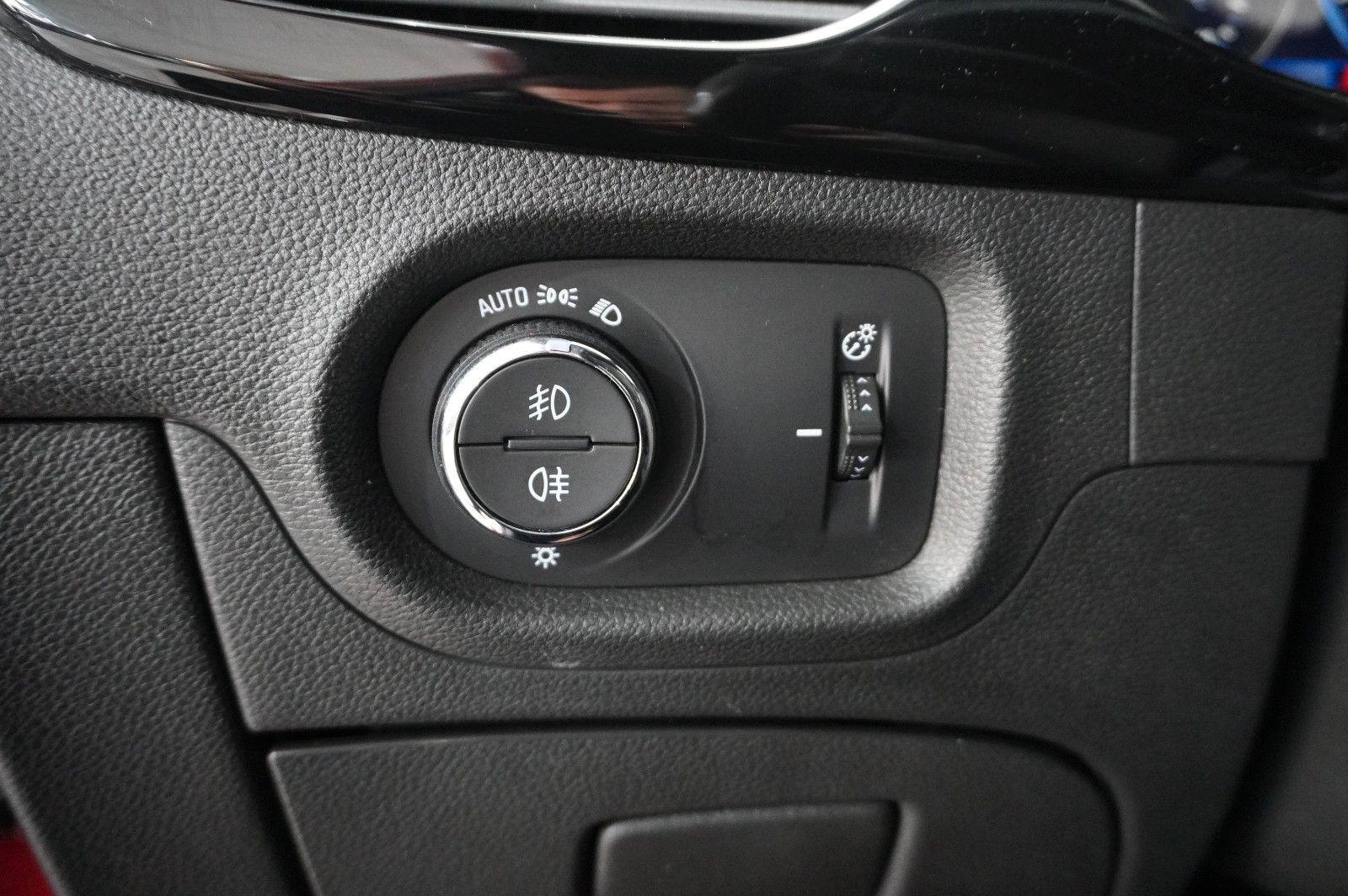 Fahrzeugabbildung Opel Astra K ST 1.5D ULTIMATE NAVI/SH/KAMERA/BOSE/AHK