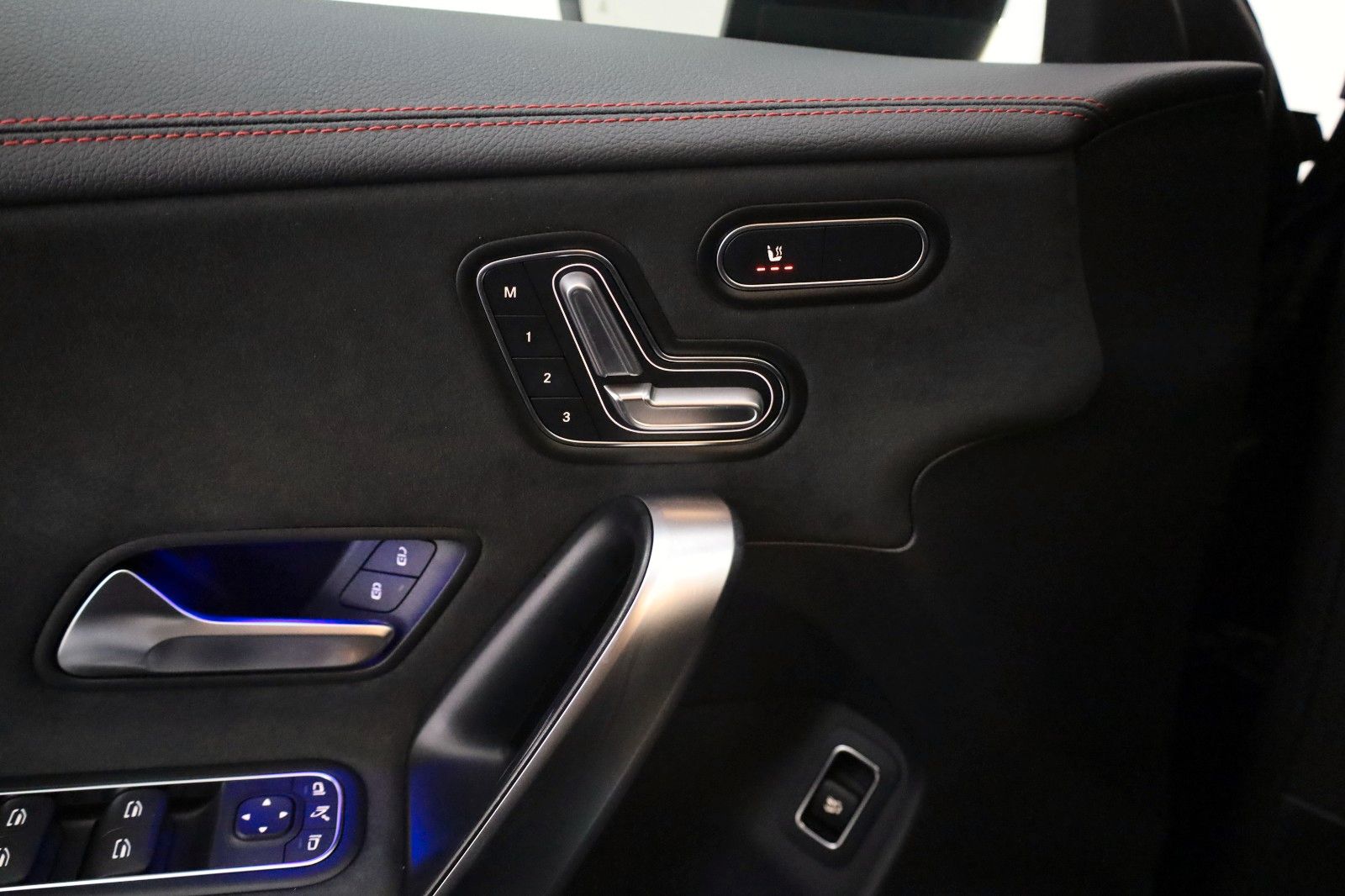 Fahrzeugabbildung Mercedes-Benz CLA 200d SB AMG Line T.Leder,Navi,LED,Night/Park