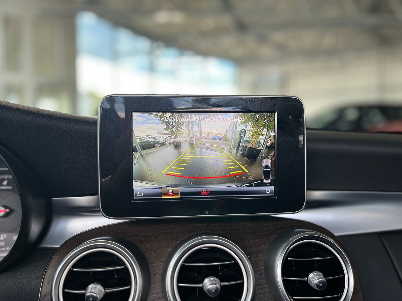 Fahrzeugabbildung Mercedes-Benz C 300 Cabrio  9G-TRONIC LED NAV SHZ PDC 17"