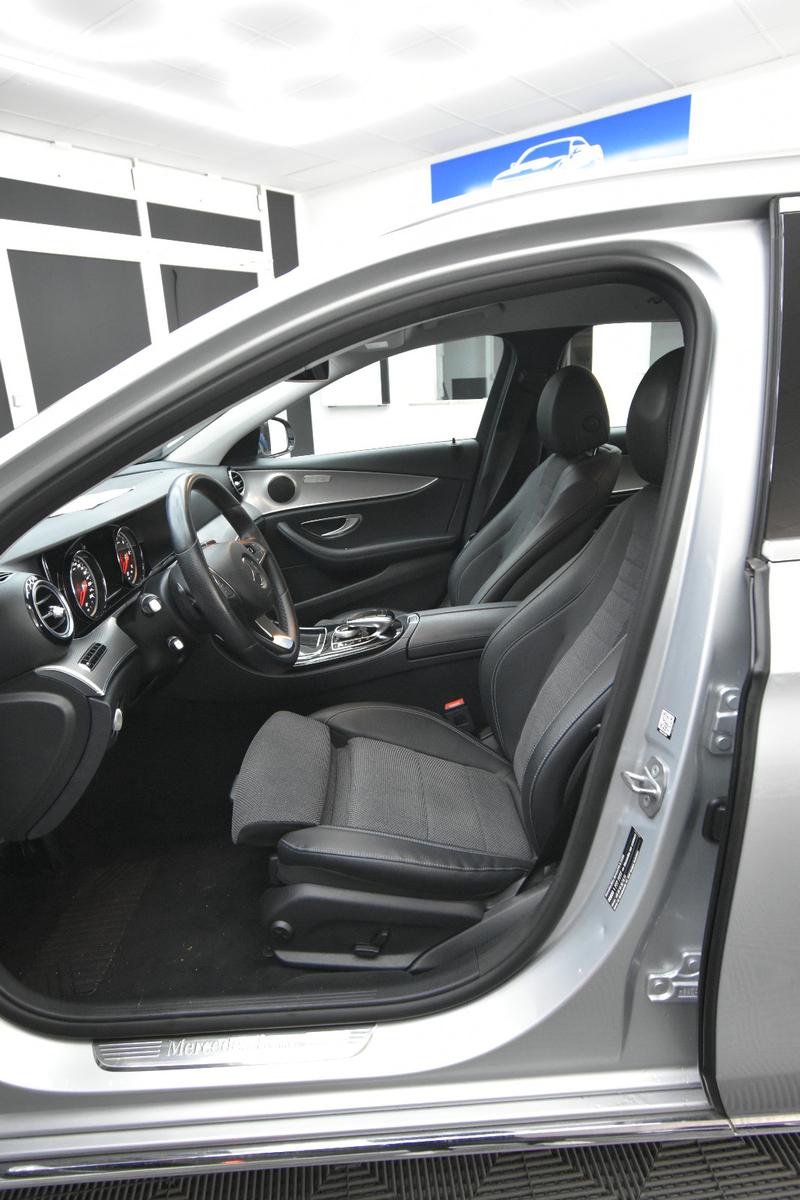 Mercedes-Benz E 220  SHZ AHK RFK LED Ambiente.