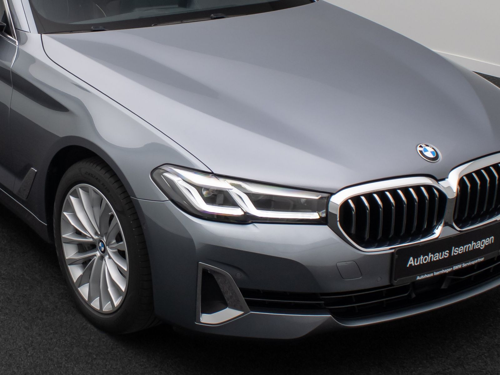 Fahrzeugabbildung BMW 530d xD Luxury Line AHK Alarm H/K DAB Individual