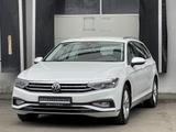 Volkswagen Passat Elegance LED-Matrix ACC Standheizung AHK