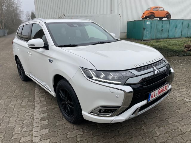 Mitsubishi Outlander PHEV Top 4WD