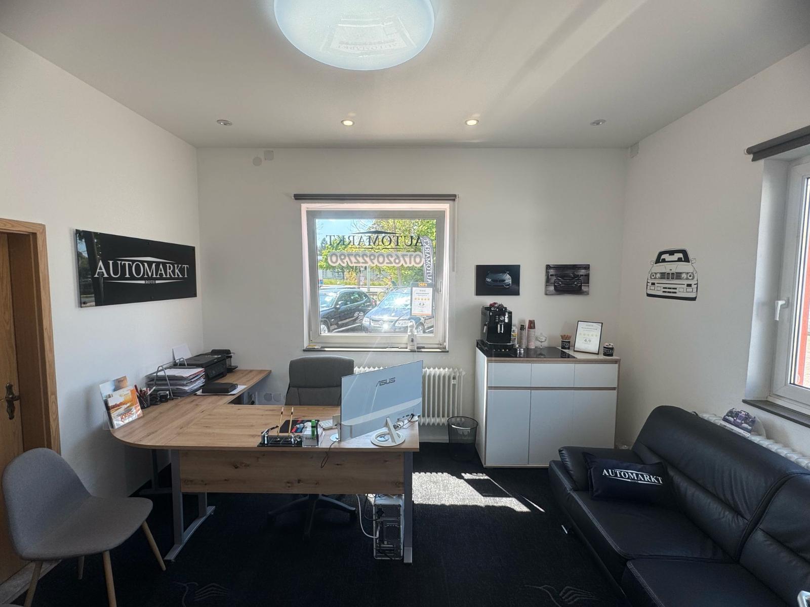 showroom-image-main