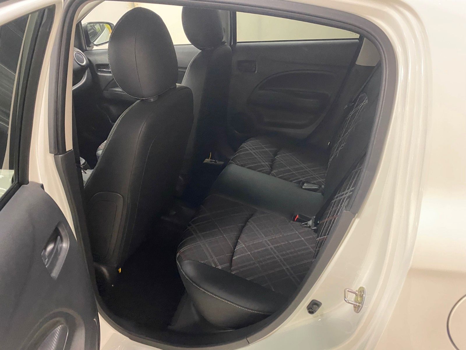 Fahrzeugabbildung Mitsubishi Space Star 1.2 Top CVT+KAMERA+KLIMATRONIC+15"ALU