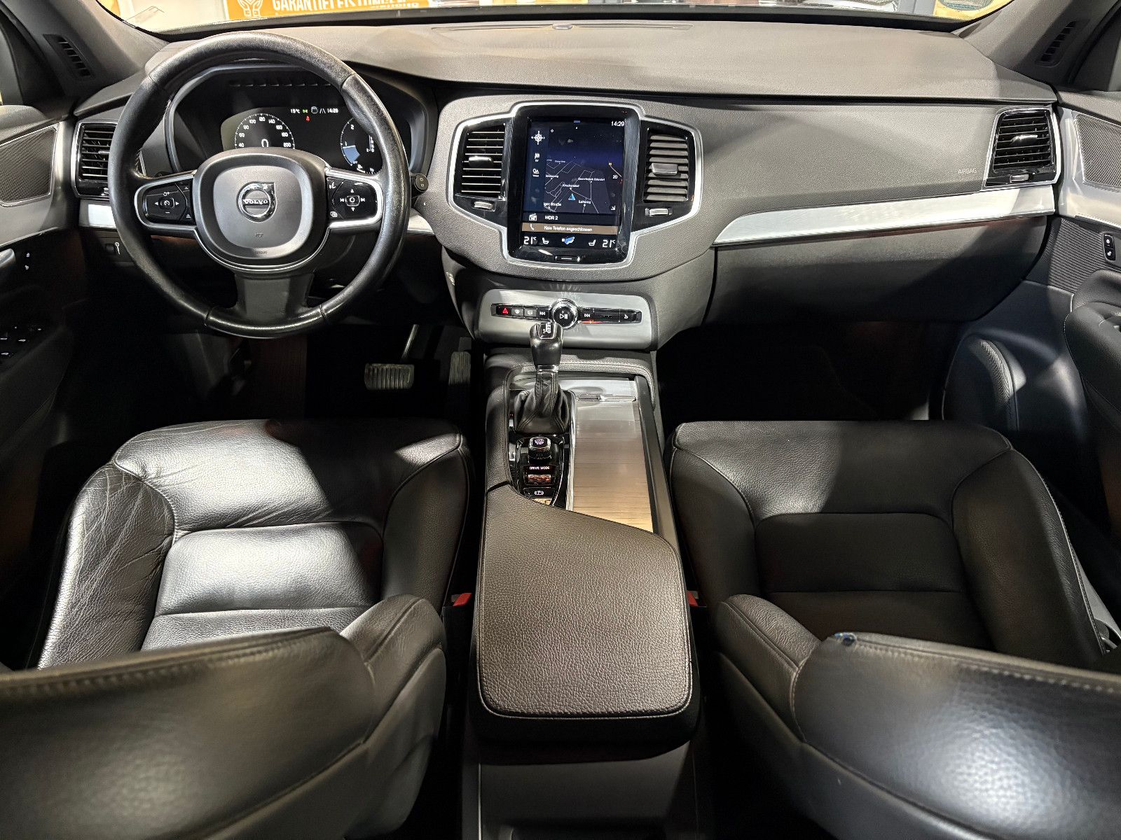 Fahrzeugabbildung Volvo XC90 Momentum AWD/NAVI/KAMERA/APPLE/KLIMA/SHZ