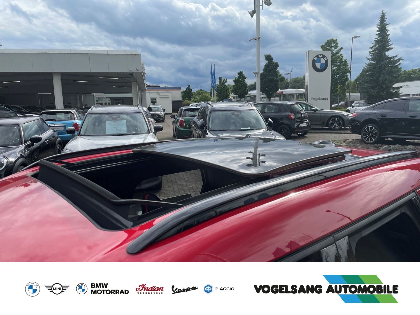 Fahrzeugabbildung MINI Countryman S ALL4 (Allrad) - Paket L - JCW-Trim