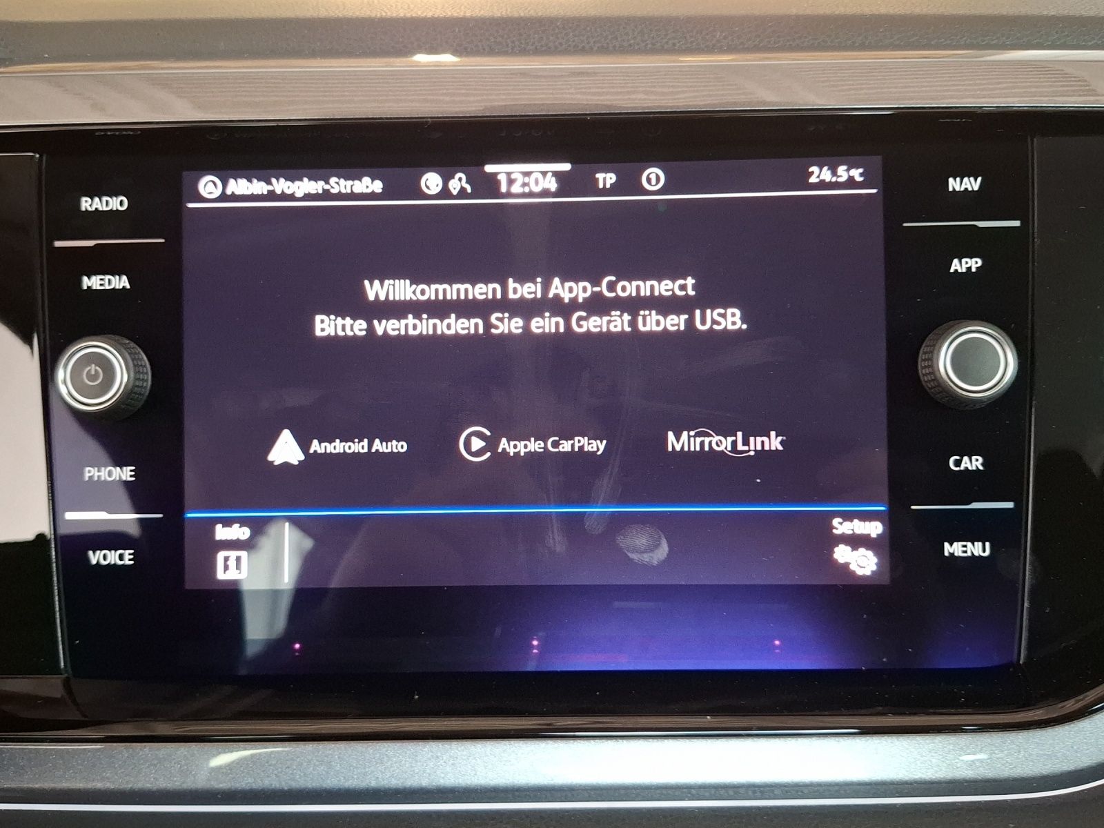 Fahrzeugabbildung Volkswagen Taigo TSI Style Matrix Navi AID ACC PDC SH 17"