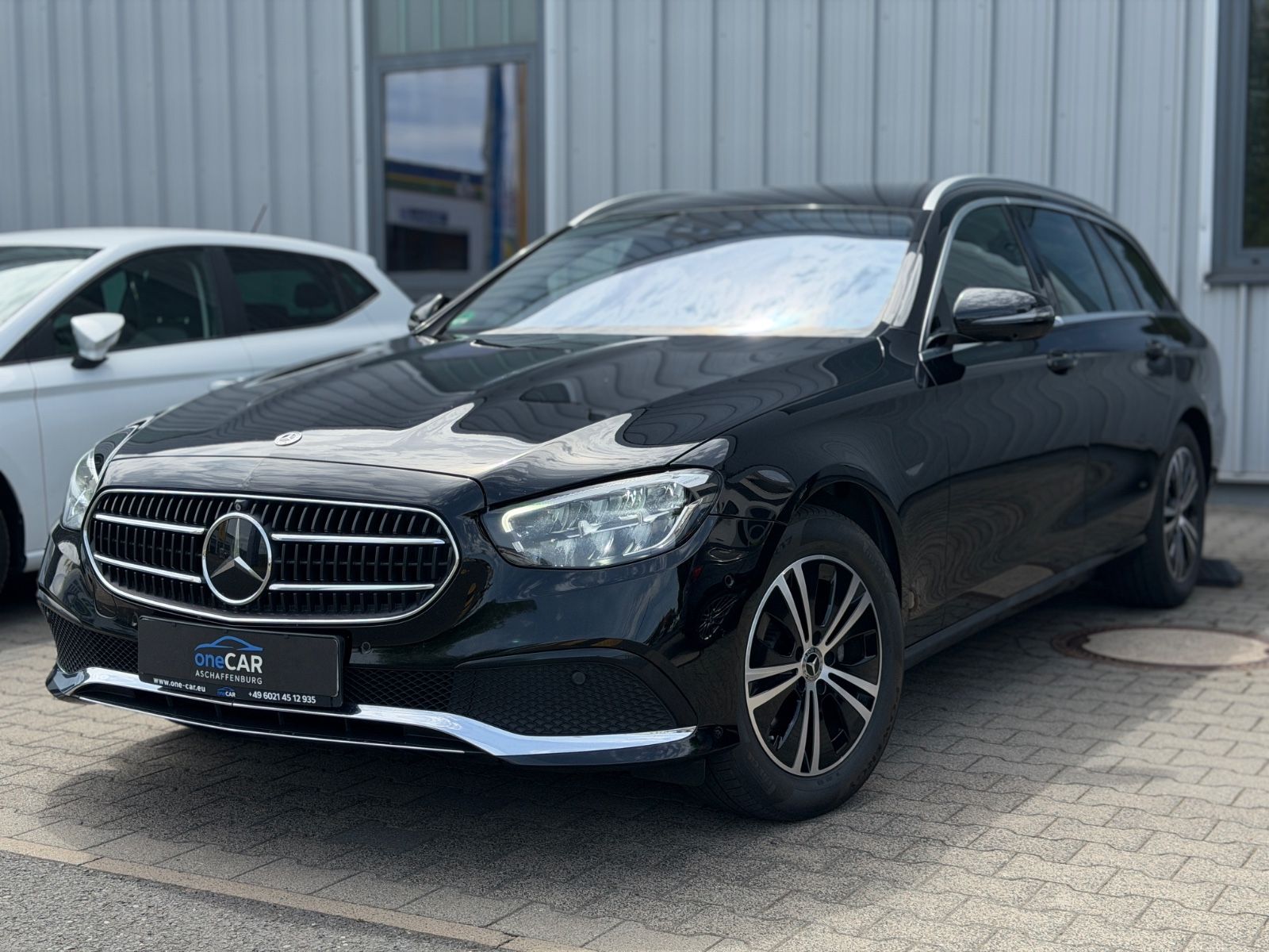 MERCEDES-BENZ E 220d T 9G-Tronic Leder Distronic AHK Standheiz