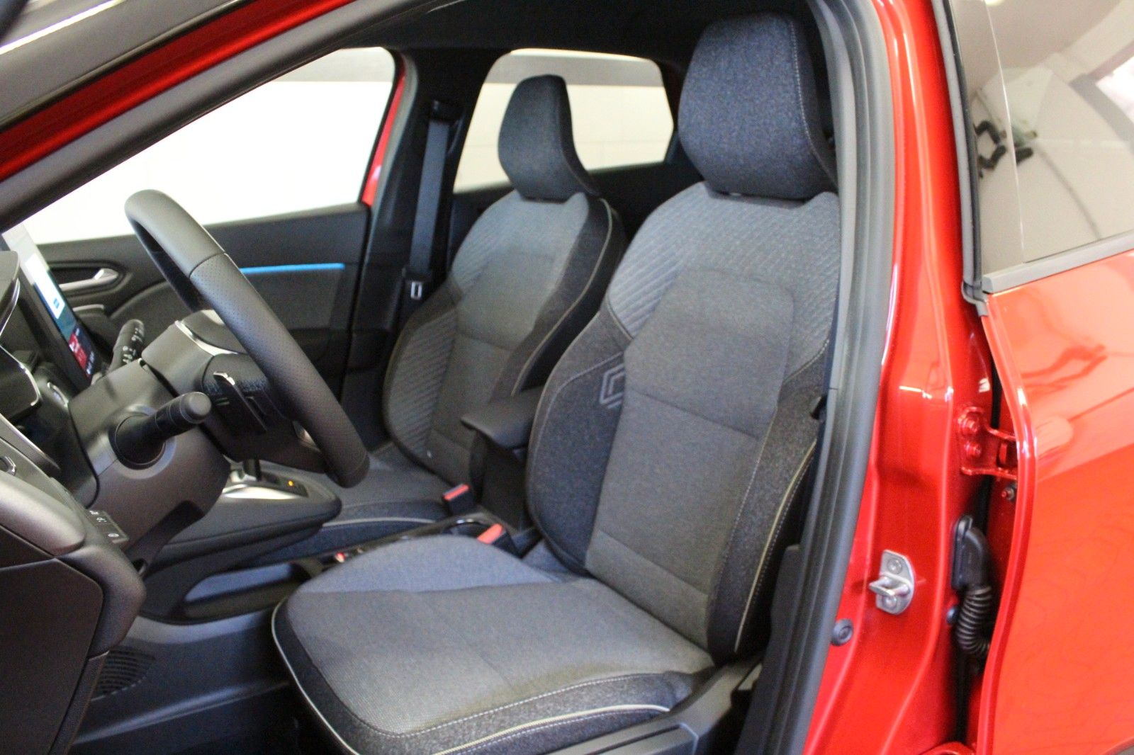 Fahrzeugabbildung Renault Captur Mild Hybrid 140 Techno *Navi* Sitzhzg*