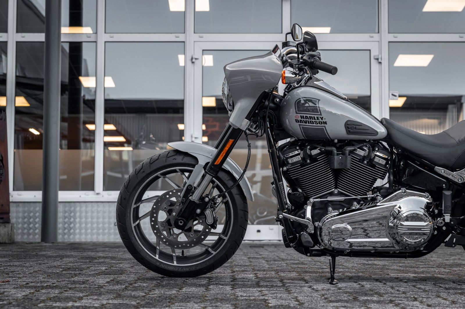 Fahrzeugabbildung Harley-Davidson FLSB Sport Glide Softail - JEKILL & HYDE