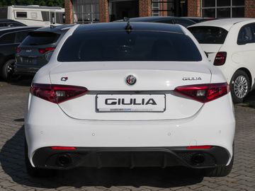 Alfa Romeo Giulia Veloce Q4 PANORAMA, ASSISTENZ & PREMIUM