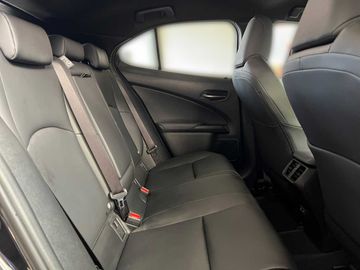 Lexus UX - 7