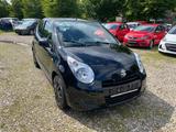 Suzuki Alto Basis - Suzuki Alto mit Benzin-Antrieb: Kleinwagen