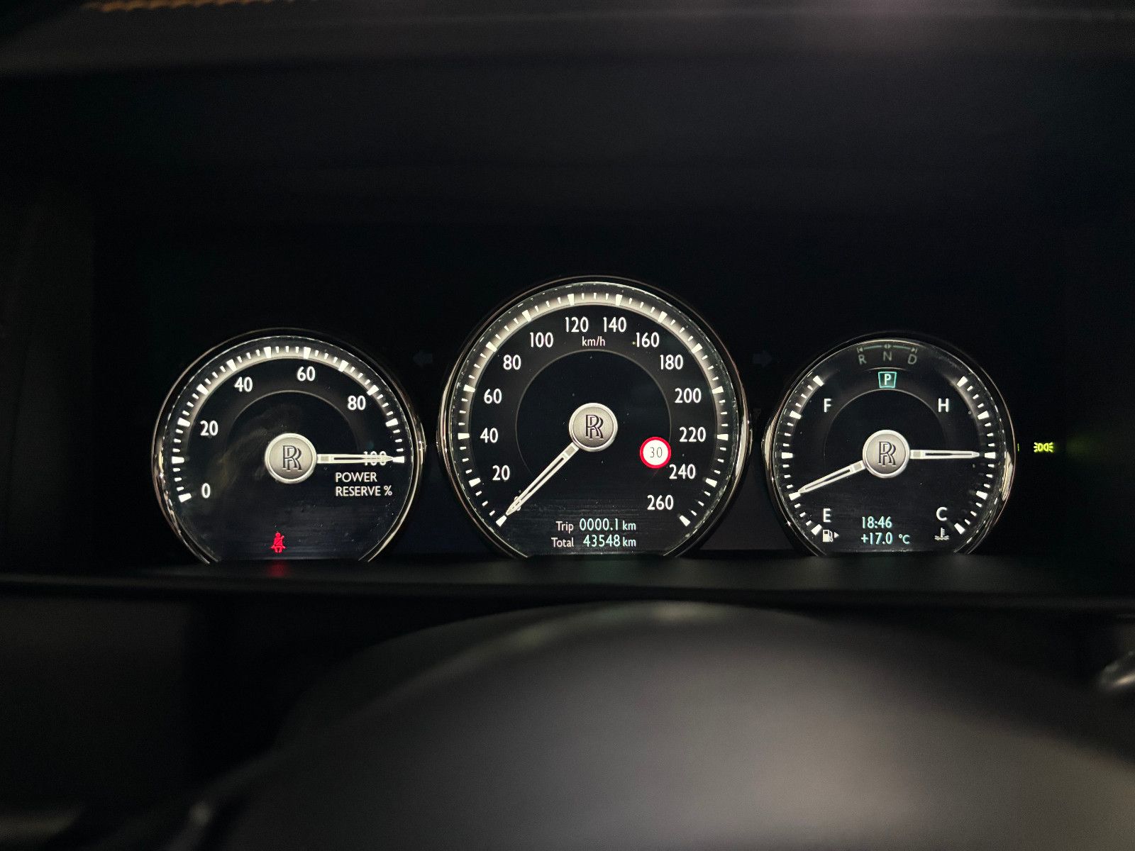 Fahrzeugabbildung Rolls-Royce Cullinan/NOVITEC/WIDEBODY/24''/FOND-TV/STERNEHIM