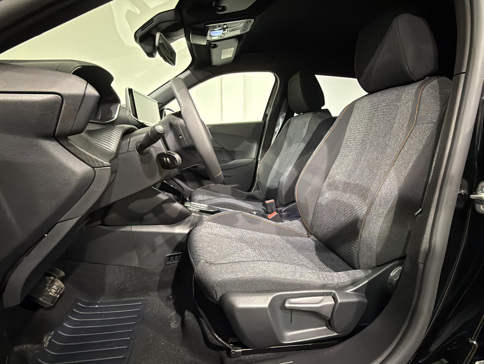 Peugeot 2008 Hyb.145 Business Autom.|PDC|KAMERA|NAVI|SHZ