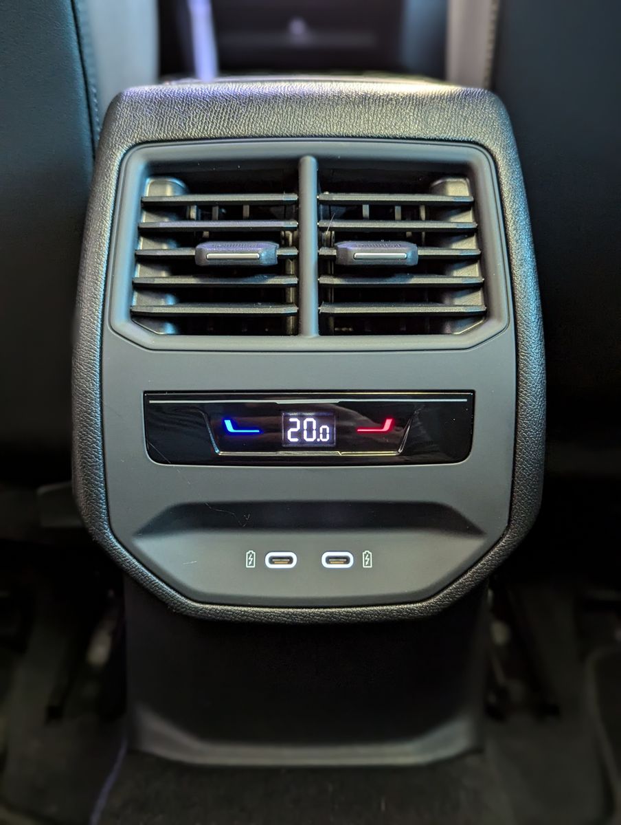 CUPRA Leon 1.5 eTSI Sennh Matrix Pano Edge/Dynamic AHK - Image 26