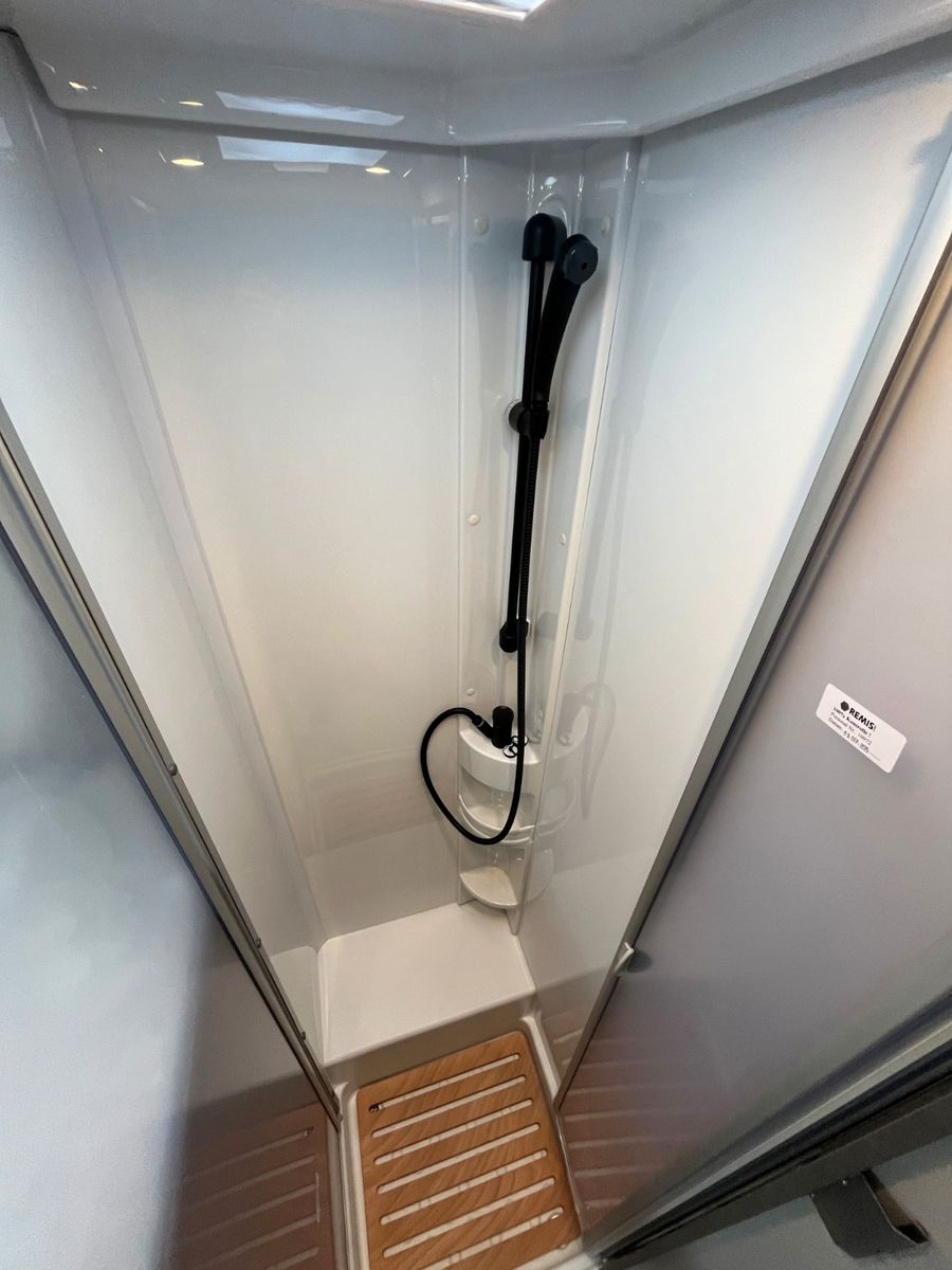 Fahrzeugabbildung Etrusco T 7.4 SB *Markise*Multimedia*Rahmenfenster